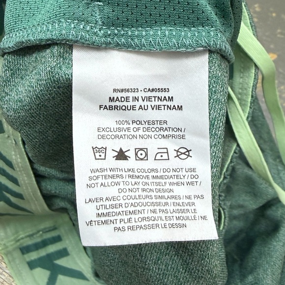 Nike Attack Sportswear Shorts Green DX6024-361 Small Women’s Mid Rise - Picture 11 of 12